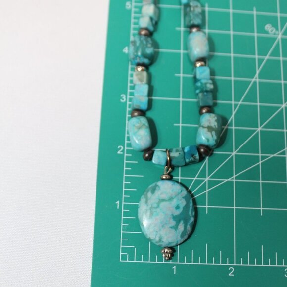 Beautiful Magnesite Gemstone Necklace 22" - Picture 8 of 12